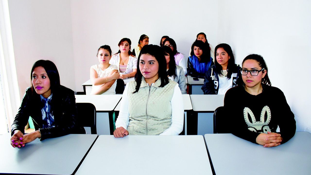 Warga Kelas Menengah - FNA COVER ARTIKEL