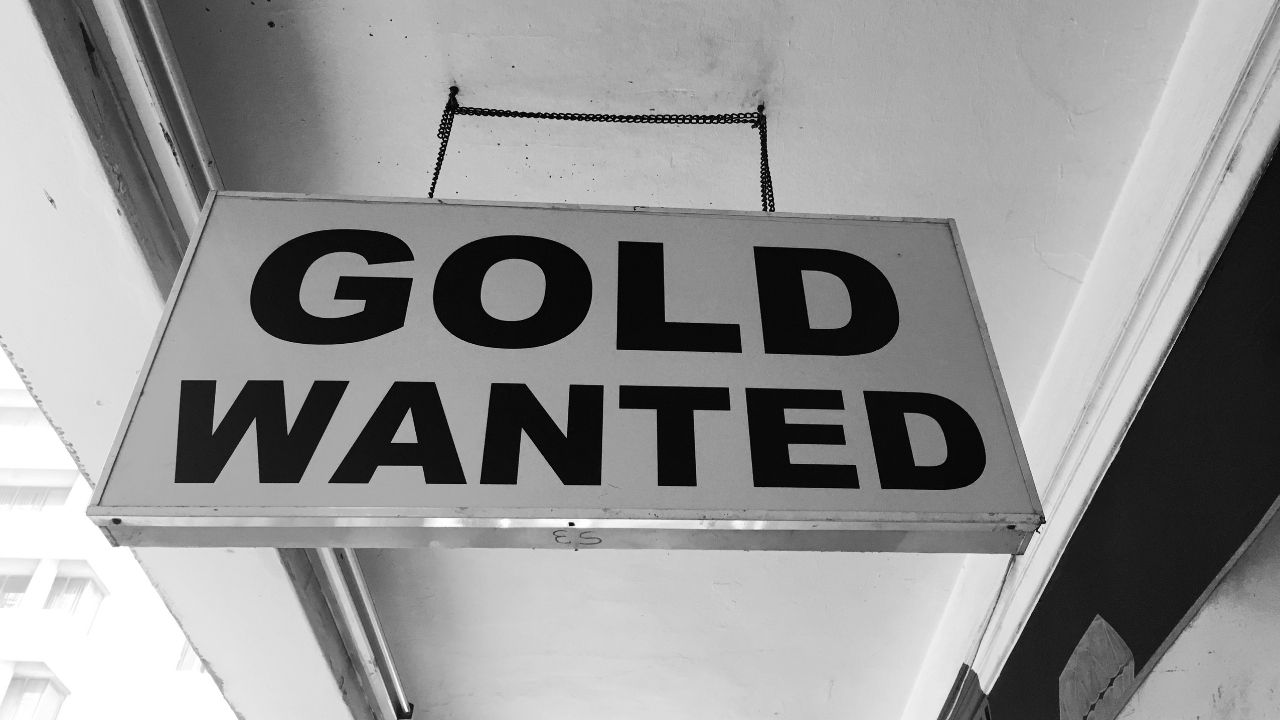 Gadai Emas Pegadaian - FNA COVER ARTIKEL