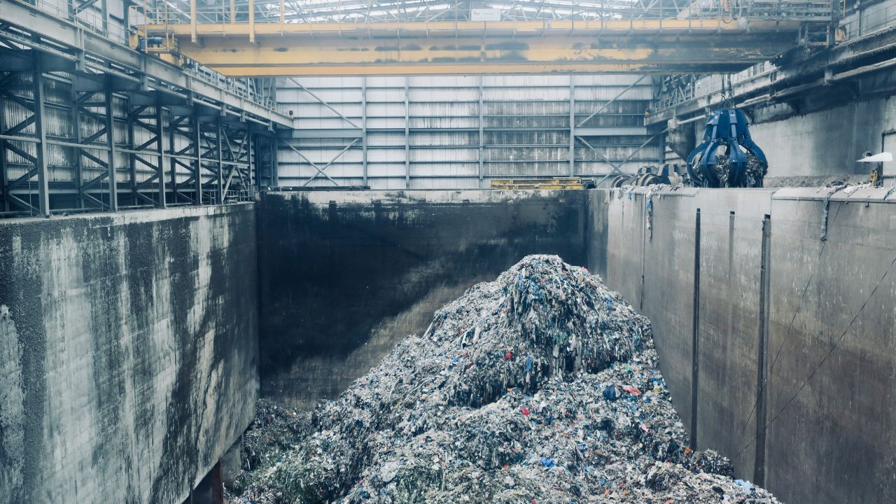 Ilustrasi PLTSA di Indonesia